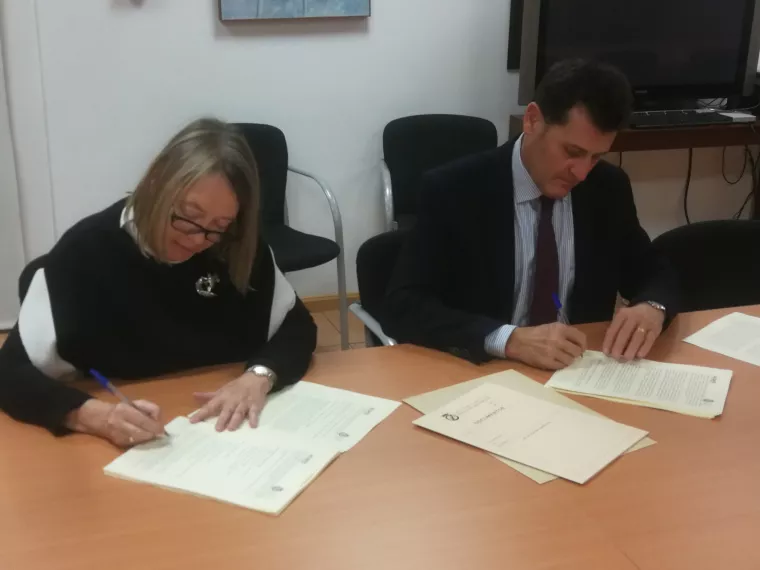 foto_firma_convenio_regantes_bardenas.jpg